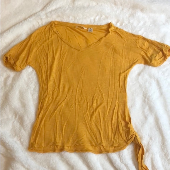 Yellow‎ shirt - Picture 1 of 5